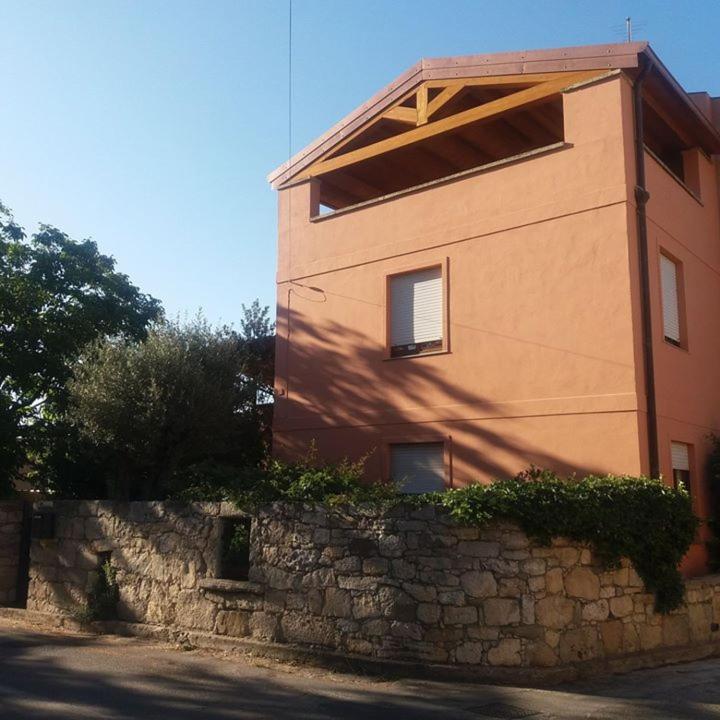 B&B Casa Ghiani Isili Exteriör bild